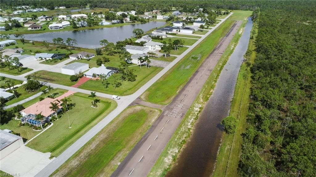 18683 Baseleg Ave, North Fort Myers, FL 33917-3