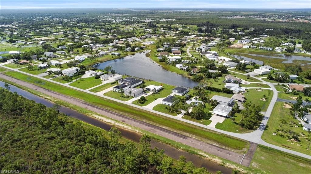 18683 Baseleg Ave, North Fort Myers, FL 33917-4
