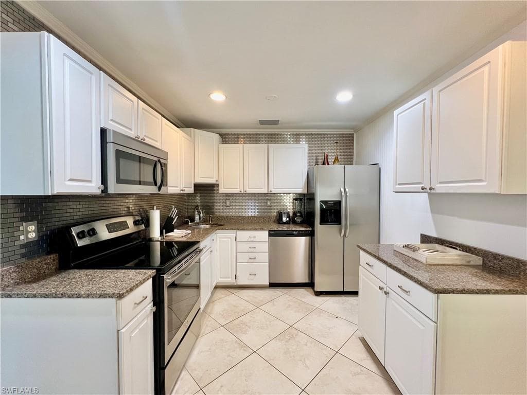 771 94th Ave N, Naples, FL 34108-22