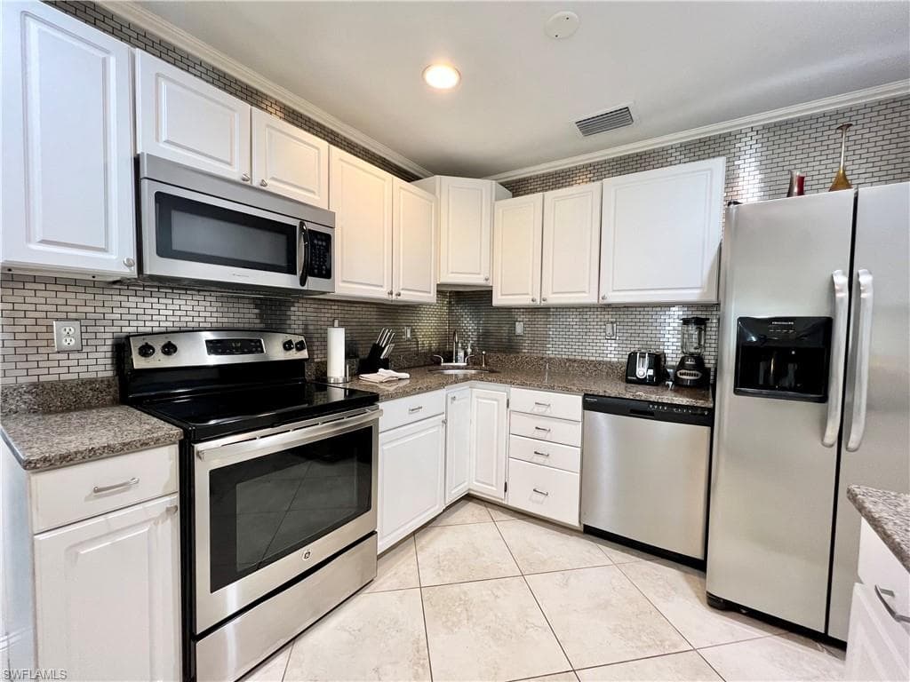 771 94th Ave N, Naples, FL 34108-23