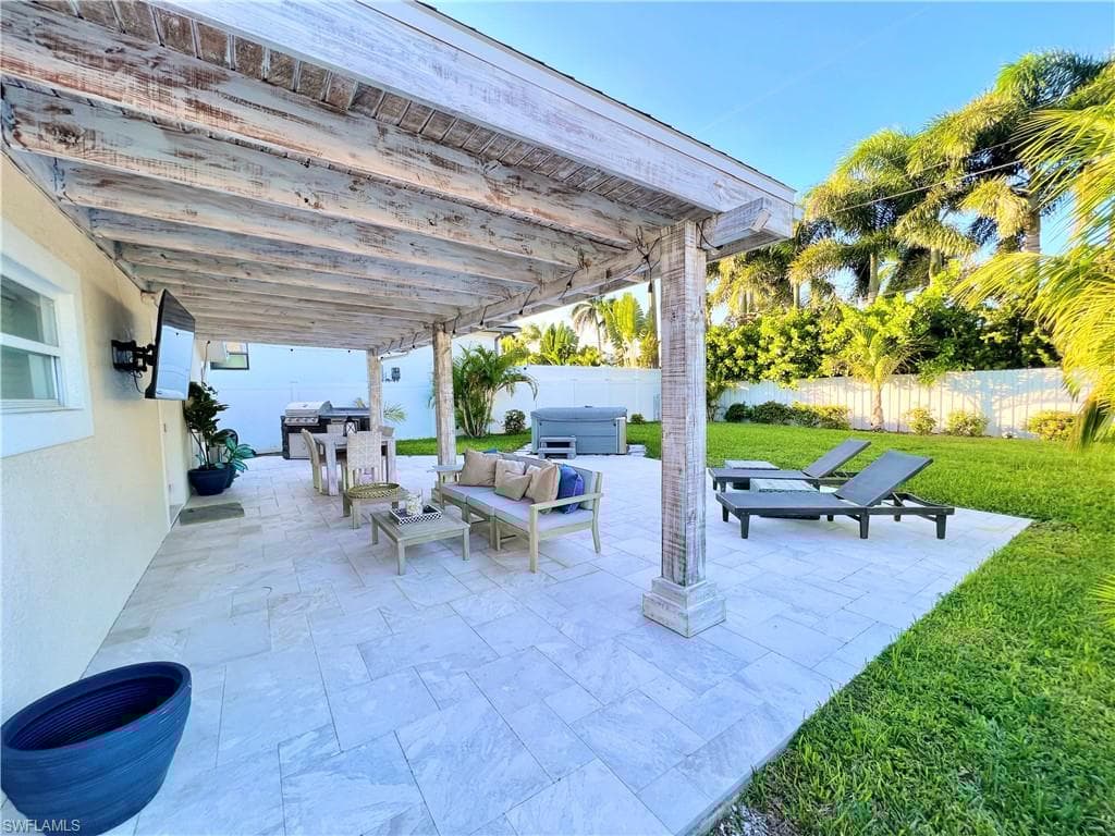 771 94th Ave N, Naples, FL 34108-37