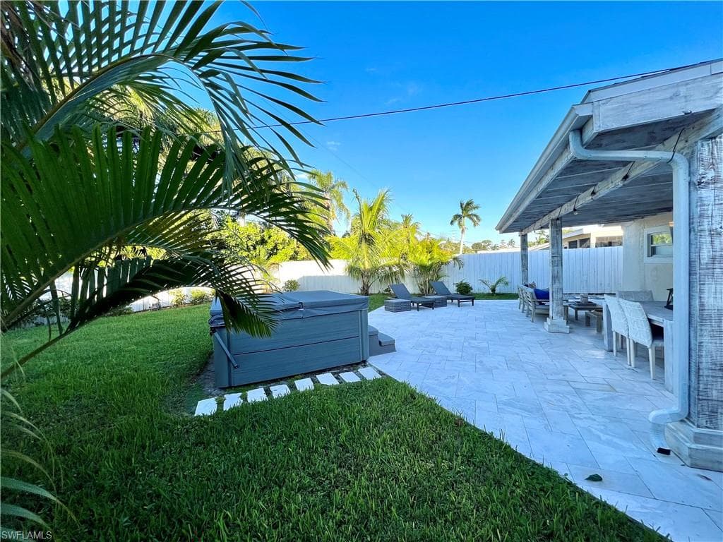 771 94th Ave N, Naples, FL 34108-5