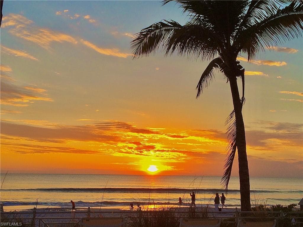275 Indies Way 805, Naples, FL 34110-2
