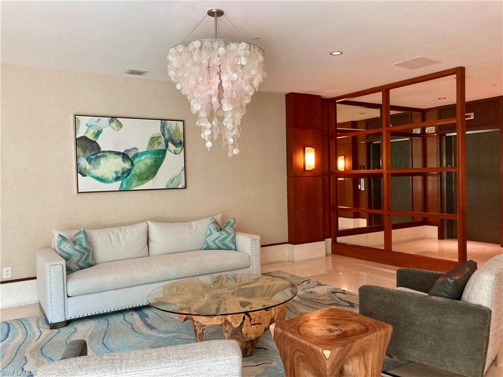 275 Indies Way 805, Naples, FL 34110-30