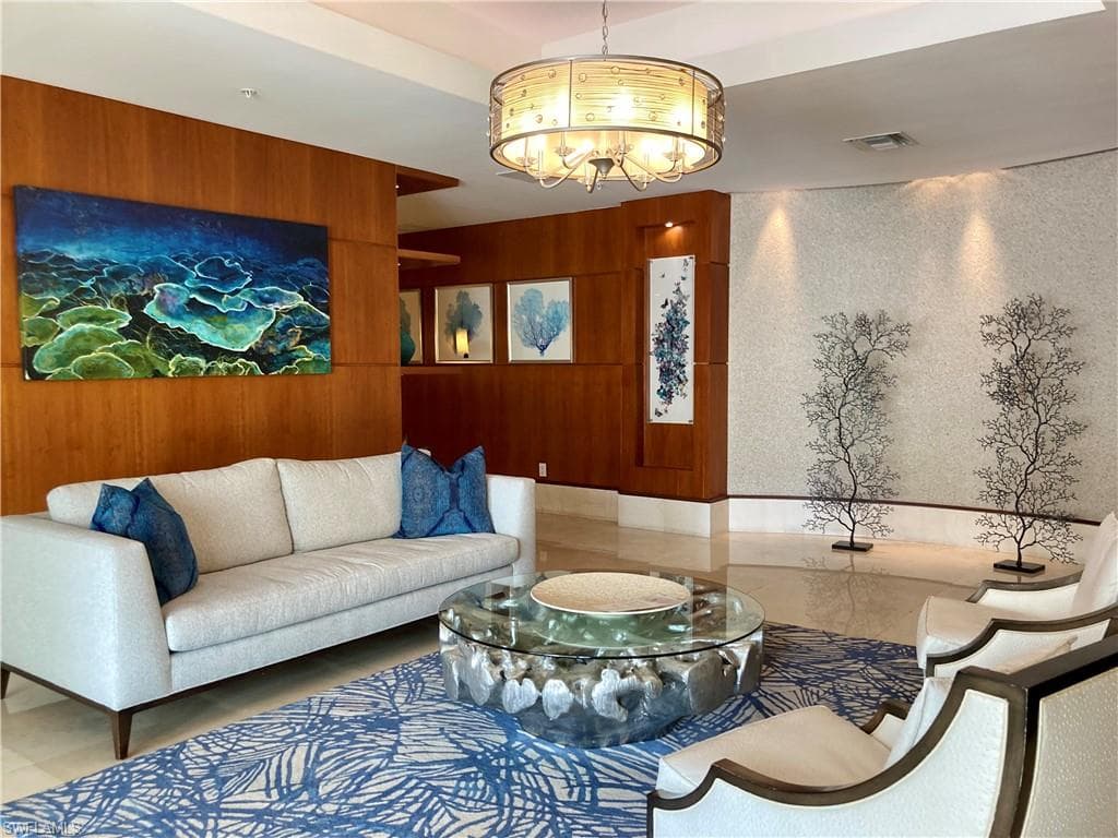 275 Indies Way 805, Naples, FL 34110-31