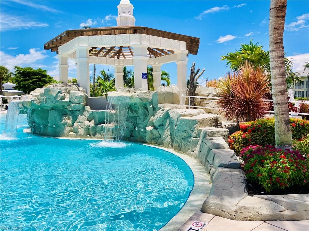 275 Indies Way 805, Naples, FL 34110-7