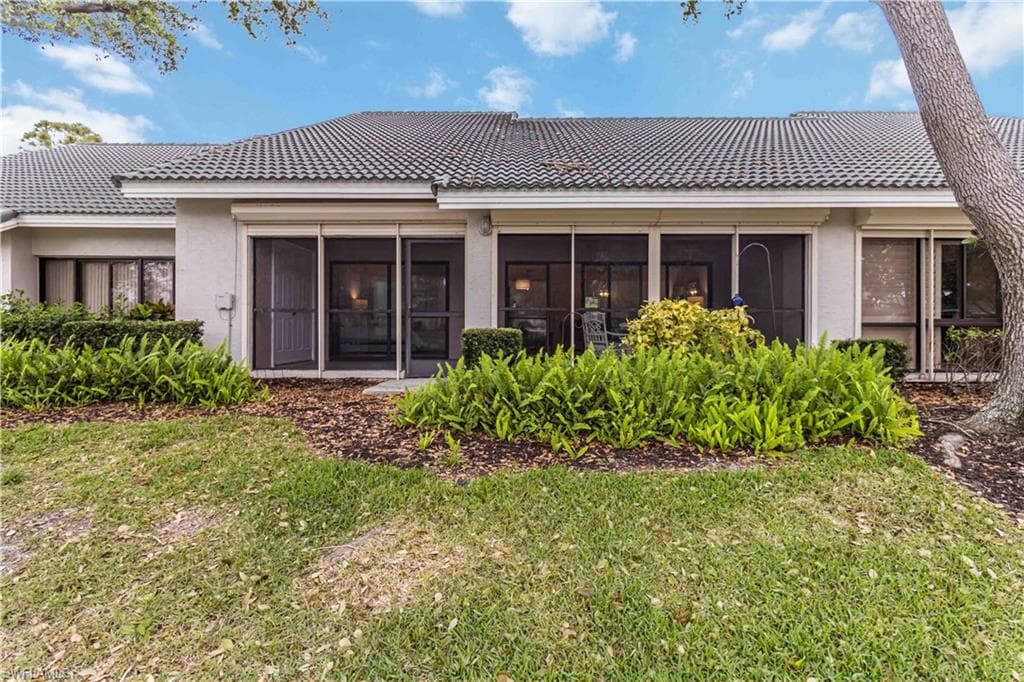 606 Arbor Lake Dr 6-104, Naples, FL 34110-30