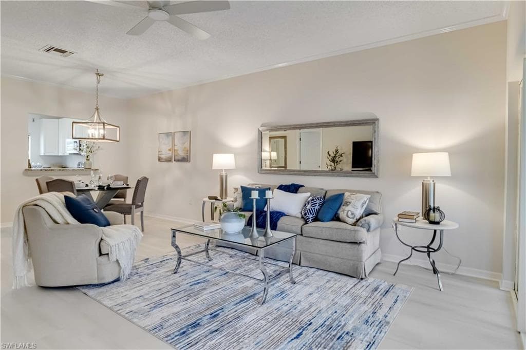 606 Arbor Lake Dr 6-104, Naples, FL 34110-3