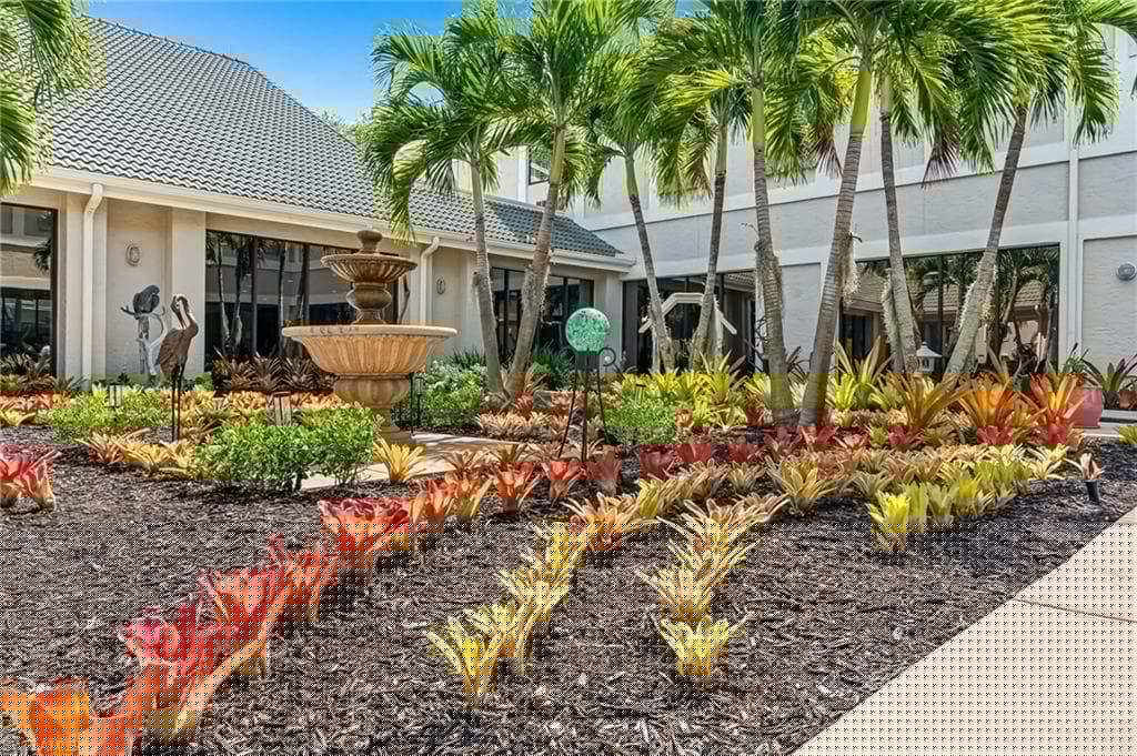 606 Arbor Lake Dr 6-104, Naples, FL 34110-39