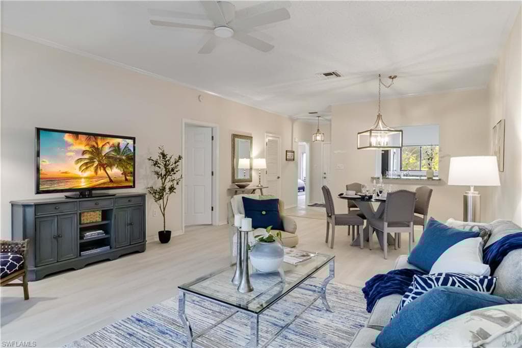 606 Arbor Lake Dr 6-104, Naples, FL 34110-4