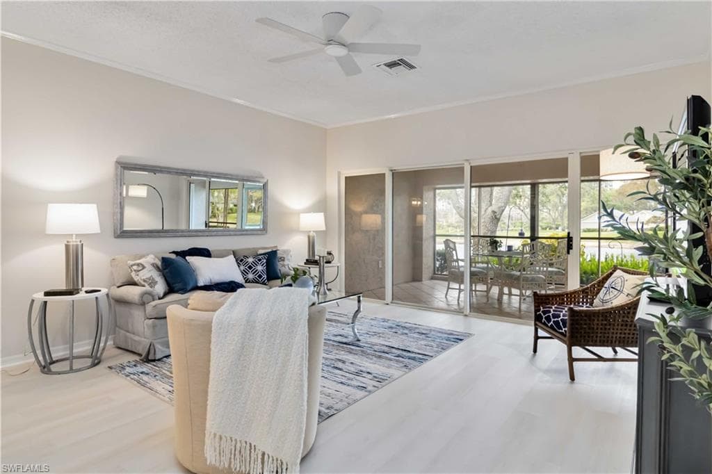 606 Arbor Lake Dr 6-104, Naples, FL 34110-5