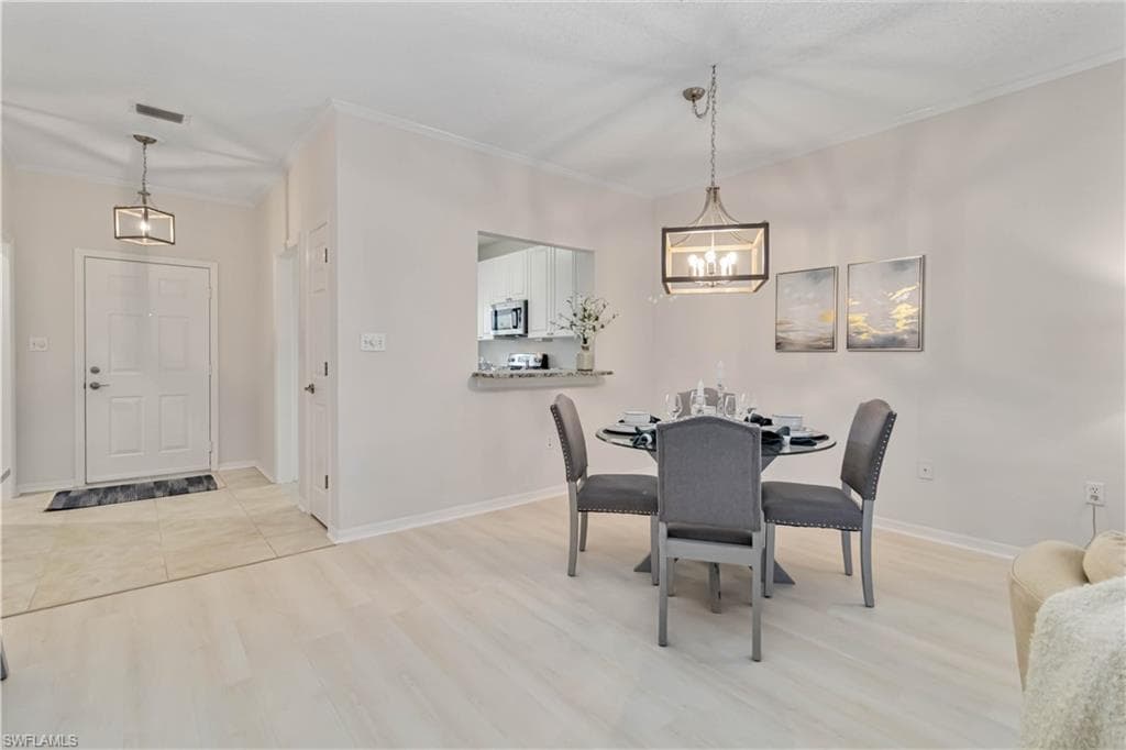 606 Arbor Lake Dr 6-104, Naples, FL 34110-6