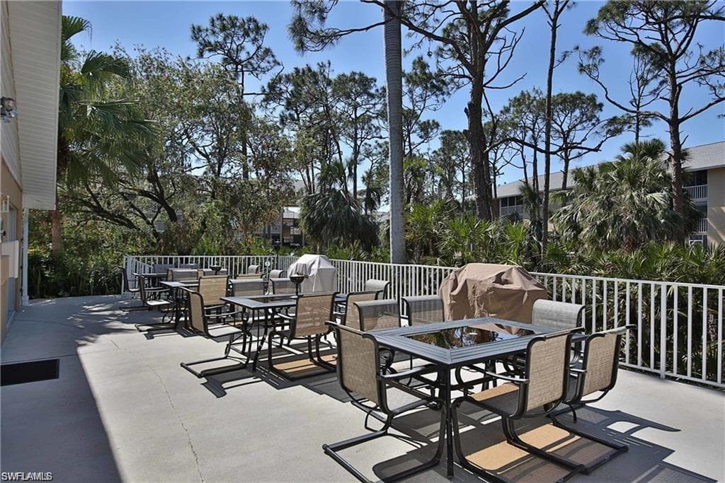 3041 Sandpiper Bay Cir H201, Naples, FL 34112-23