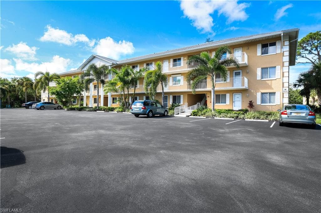 3041 Sandpiper Bay Cir H201, Naples, FL 34112-3