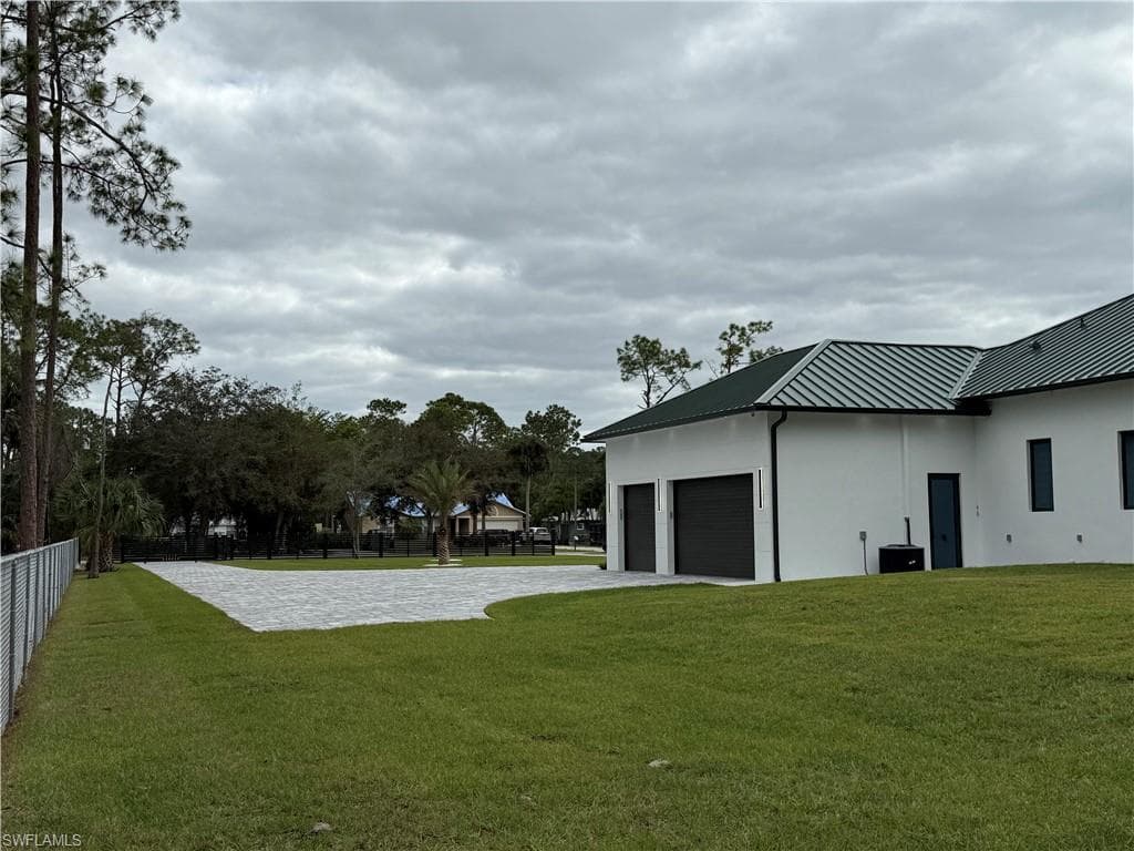 1347 23rd St SW, Naples, FL 34117-38