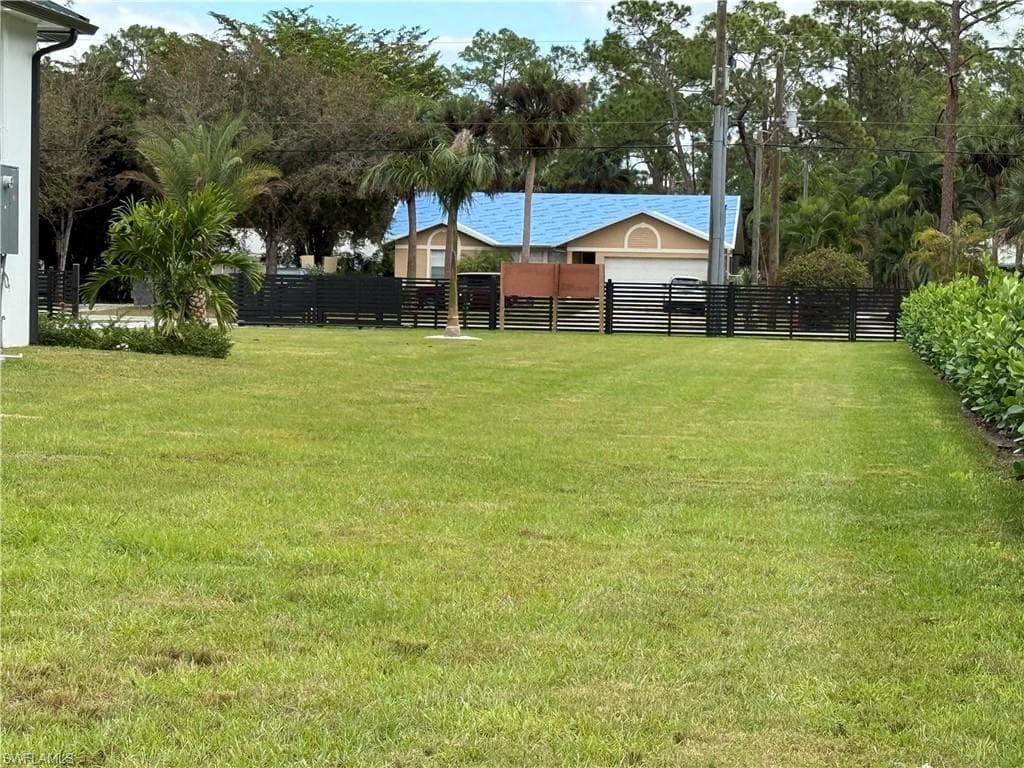 1347 23rd St SW, Naples, FL 34117-45