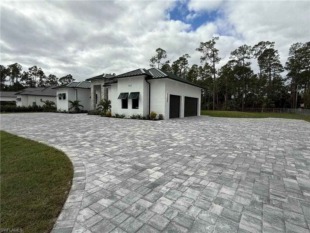 1347 23rd St SW, Naples, FL 34117-5