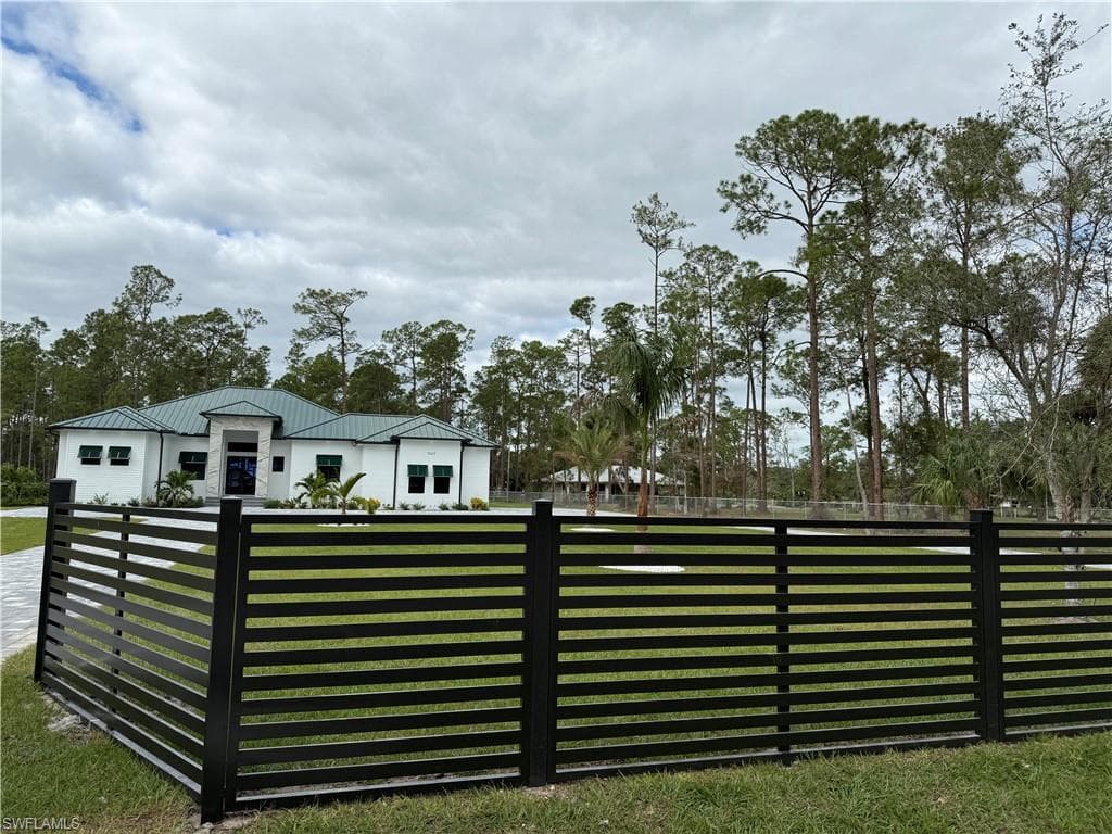 1347 23rd St SW, Naples, FL 34117-6