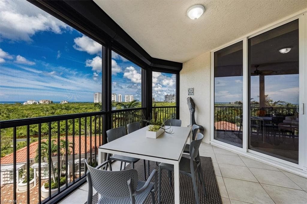 7575 Pelican Bay Blvd 403, Naples, FL 34108-10