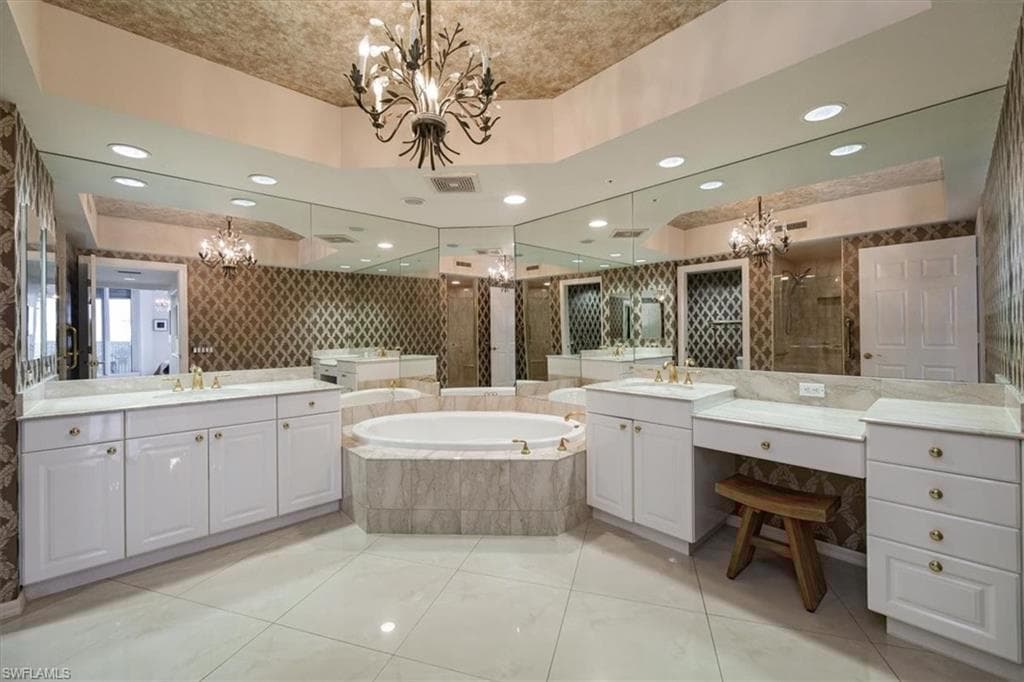 7575 Pelican Bay Blvd 403, Naples, FL 34108-12