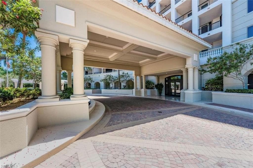 7575 Pelican Bay Blvd 403, Naples, FL 34108-17
