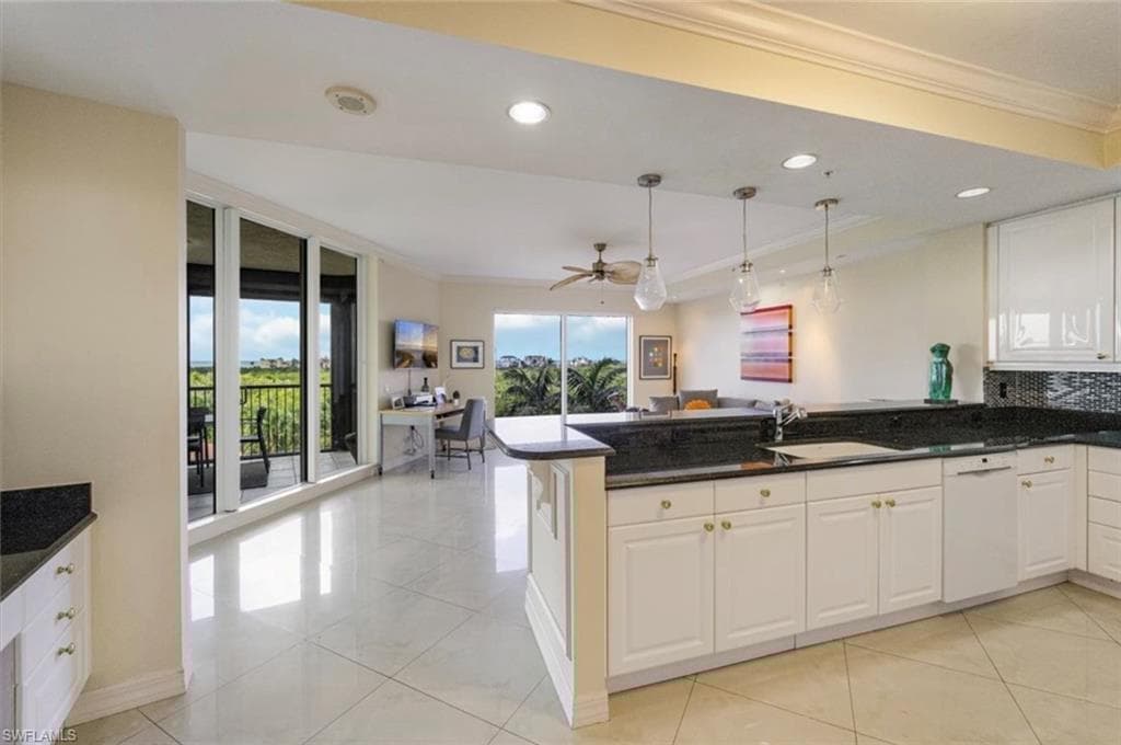 7575 Pelican Bay Blvd 403, Naples, FL 34108-5