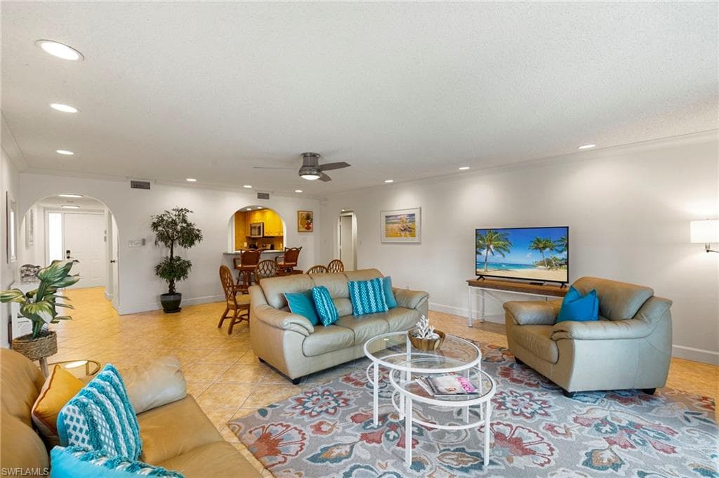 960 Swallow Ave 203, Marco Island, FL 34145-9