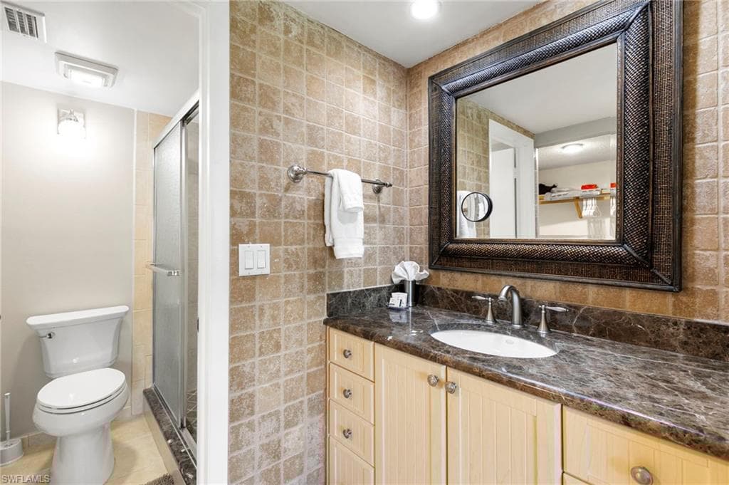 960 Swallow Ave 203, Marco Island, FL 34145-16