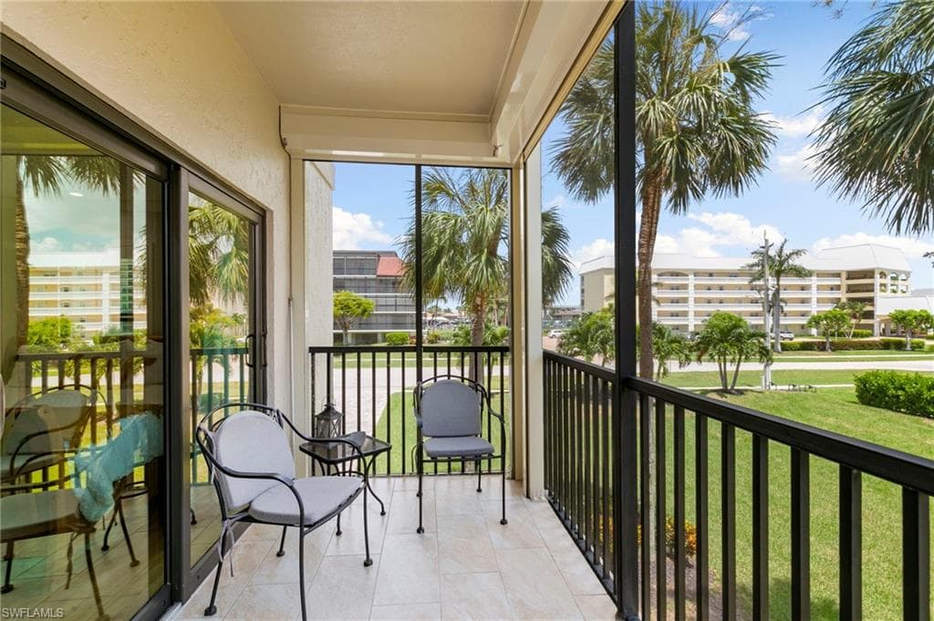 960 Swallow Ave 203, Marco Island, FL 34145-25