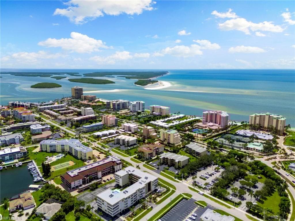 960 Swallow Ave 203, Marco Island, FL 34145-31