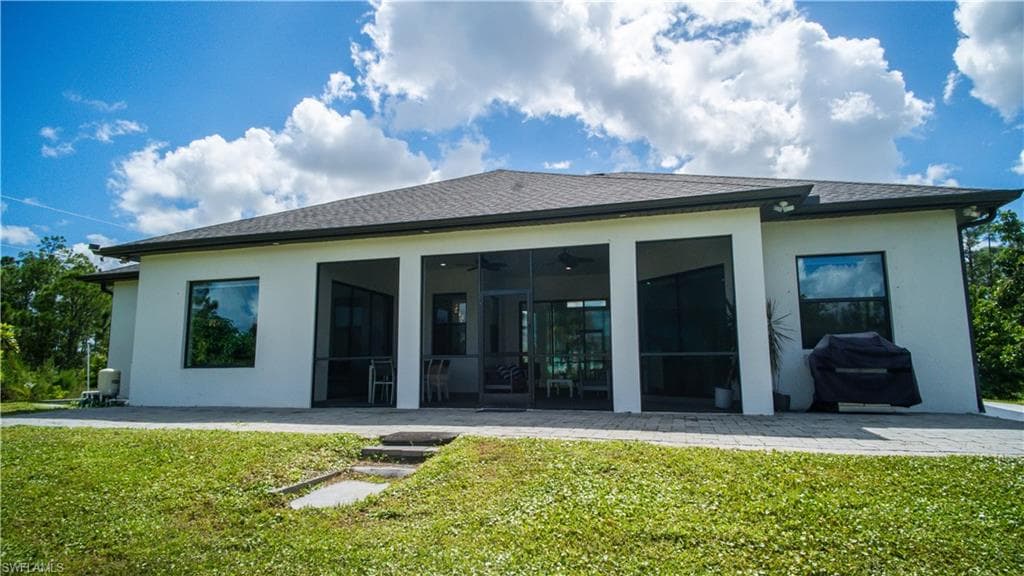 2931 52nd Ave NE, Naples, FL 34120-32