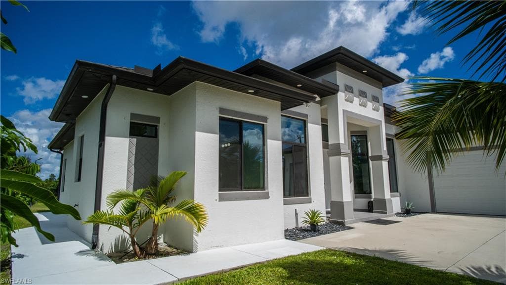 2931 52nd Ave NE, Naples, FL 34120-4