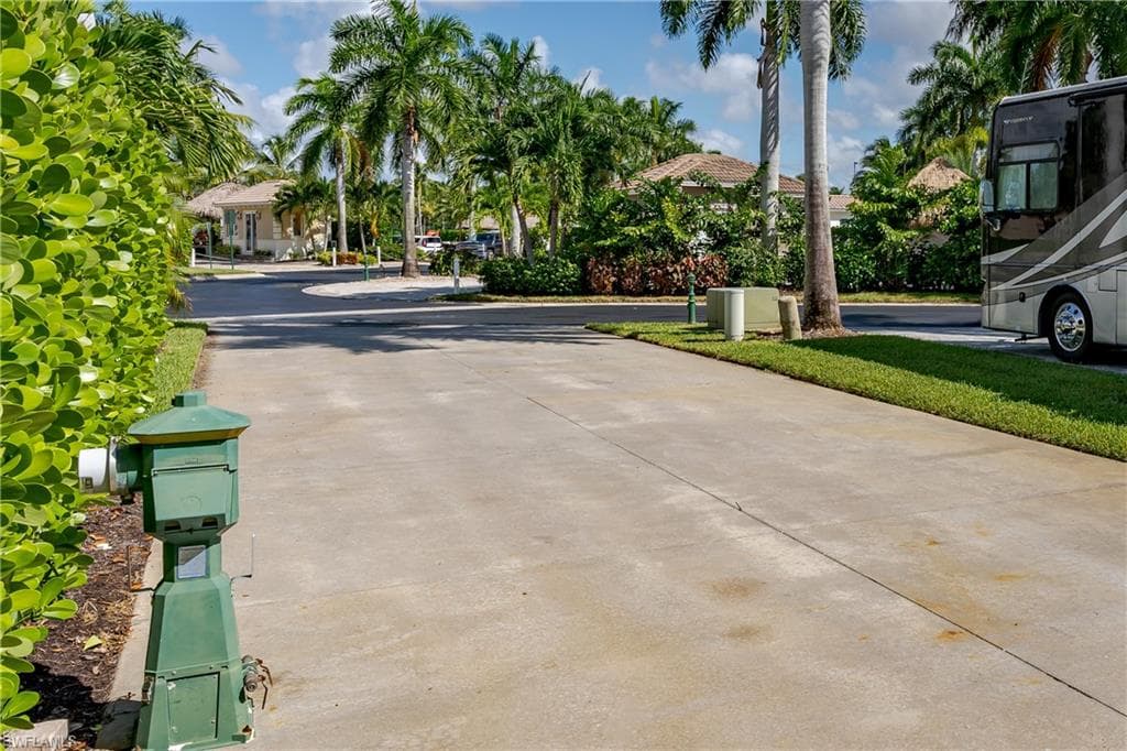 13491 Snook Cir, Naples, FL 34114-13