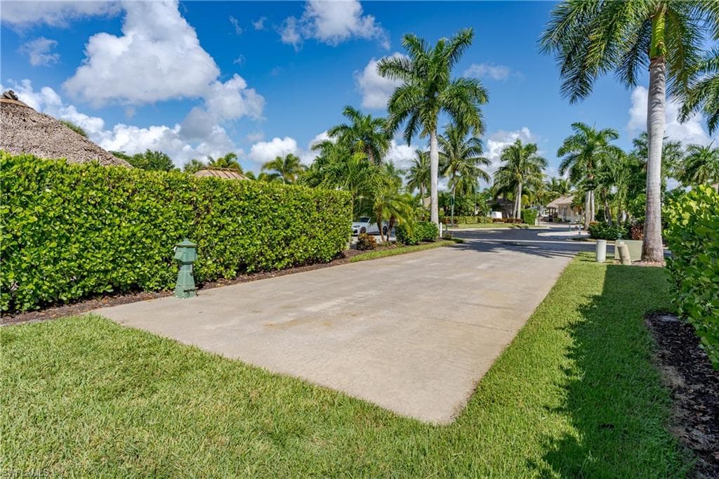 13491 Snook Cir, Naples, FL 34114-14
