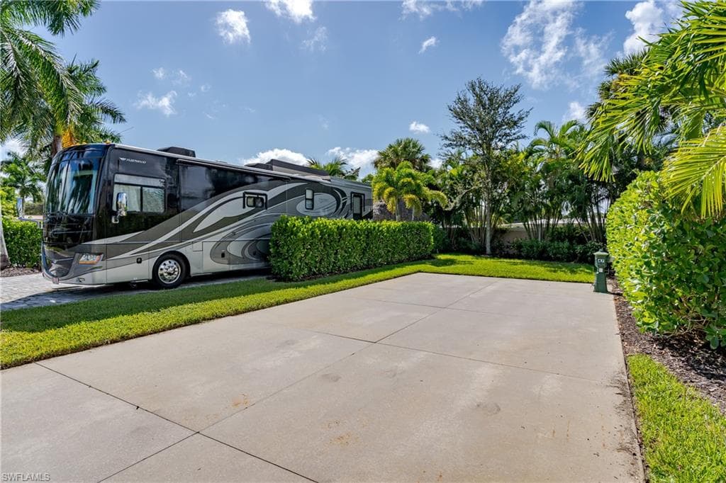 13491 Snook Cir, Naples, FL 34114-26