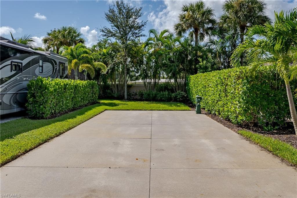 13491 Snook Cir, Naples, FL 34114-28