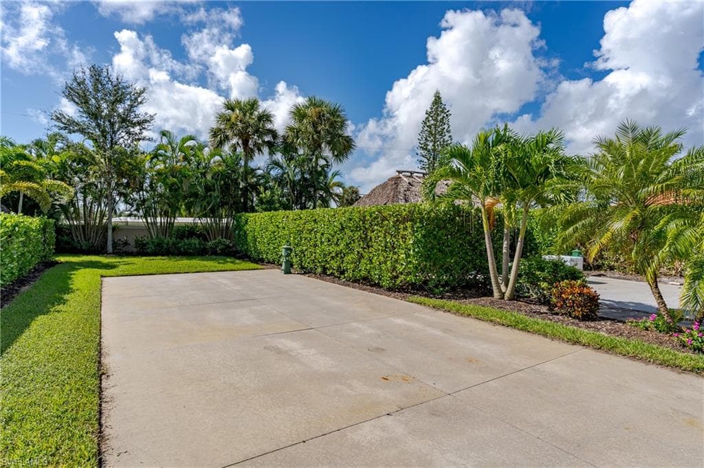13491 Snook Cir, Naples, FL 34114-29