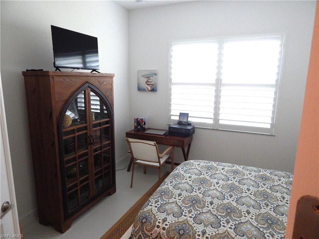 11523 Jacaranda Dr, Naples, FL 34120-24