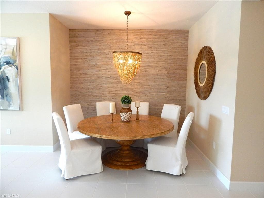 11523 Jacaranda Dr, Naples, FL 34120-8