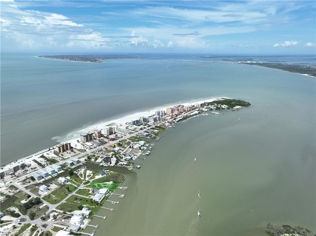 655 Matanzas Ct, Fort Myers Beach, FL 33931-1