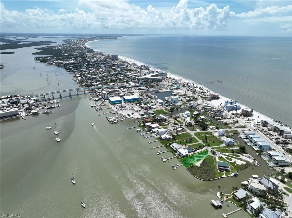 655 Matanzas Ct, Fort Myers Beach, FL 33931-8
