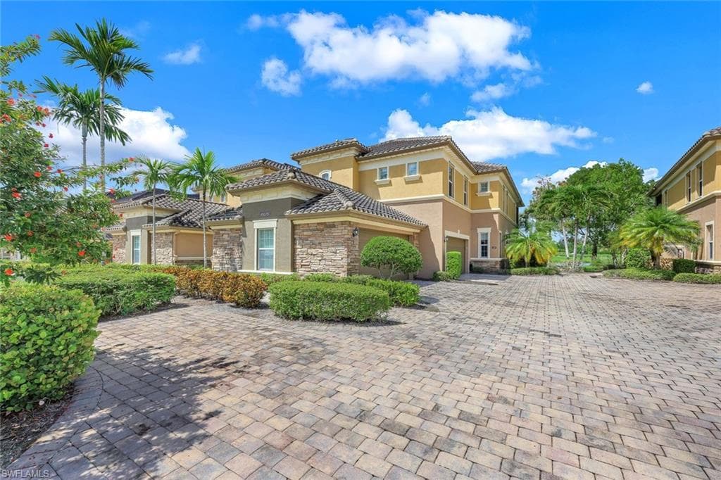 9525 Ironstone Ter 102, Naples, FL 34120-4