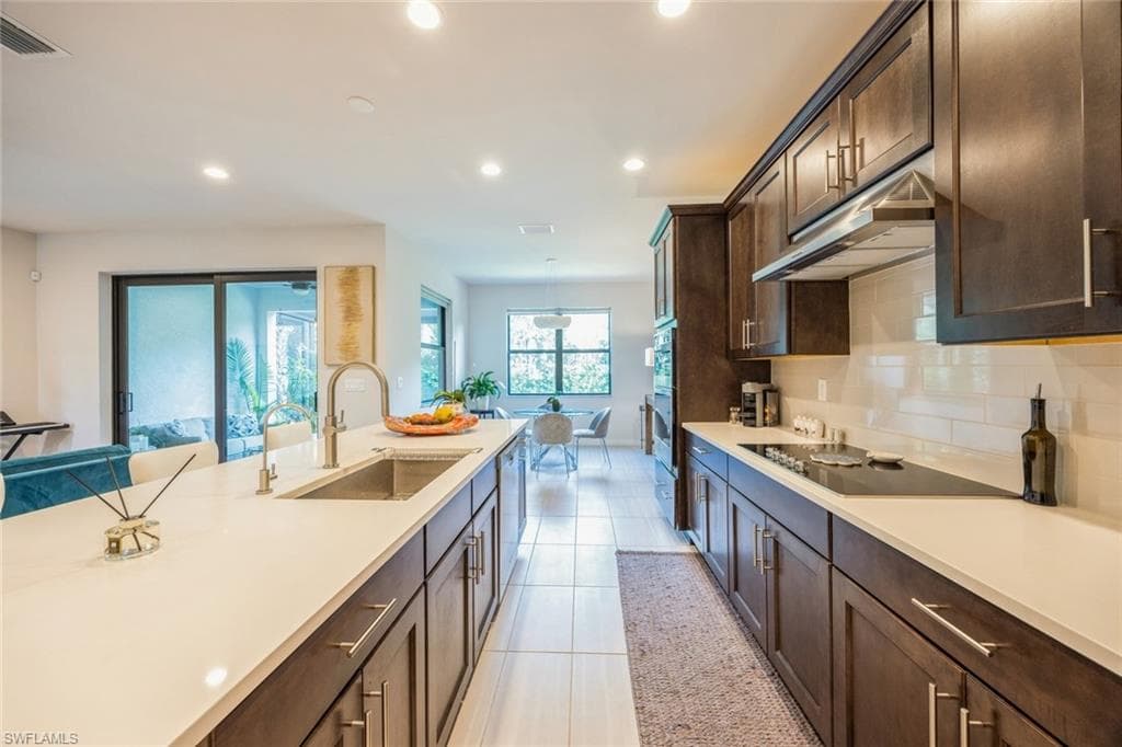 13057 Pembroke Dr, Naples, FL 34105-10