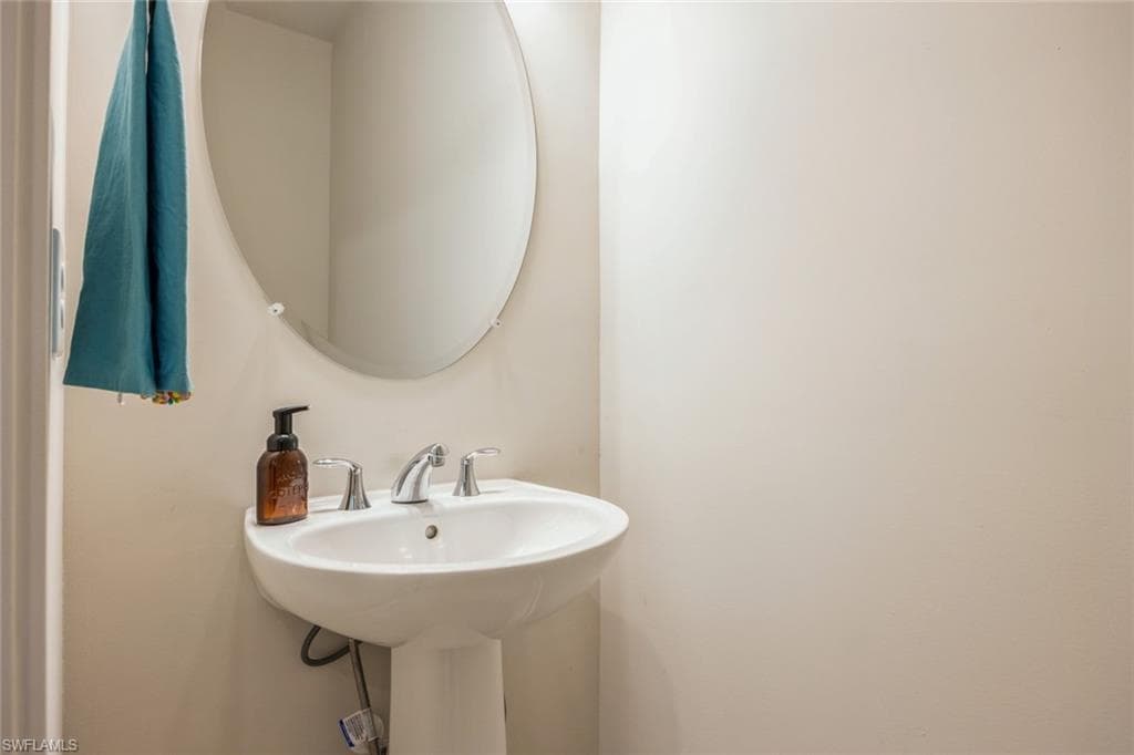 13057 Pembroke Dr, Naples, FL 34105-14