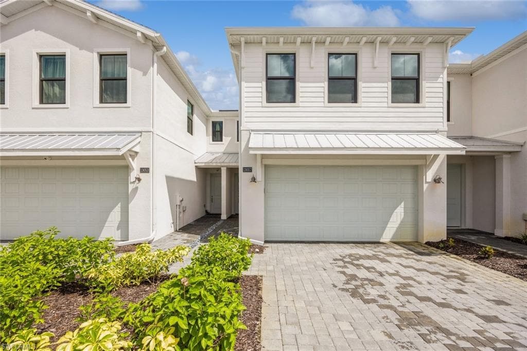 13057 Pembroke Dr, Naples, FL 34105-2