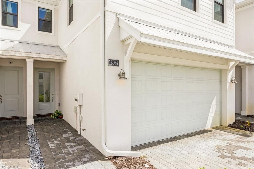13057 Pembroke Dr, Naples, FL 34105-30