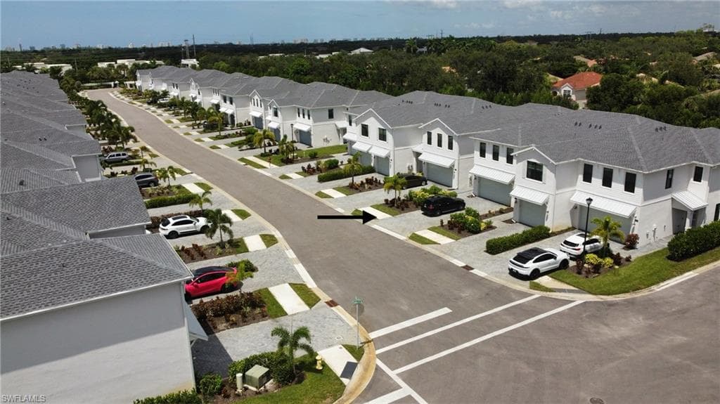 13057 Pembroke Dr, Naples, FL 34105-32