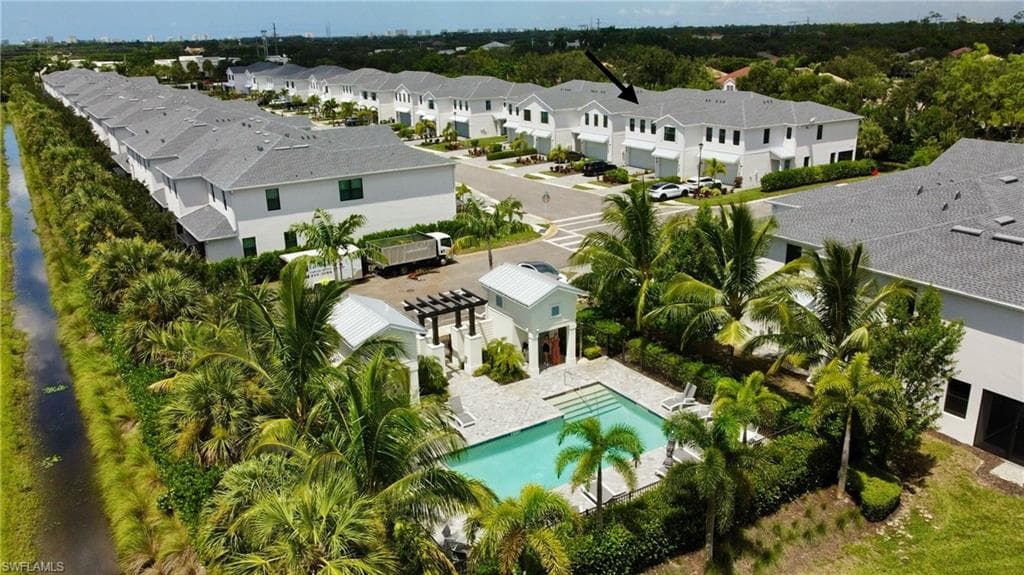 13057 Pembroke Dr, Naples, FL 34105-33