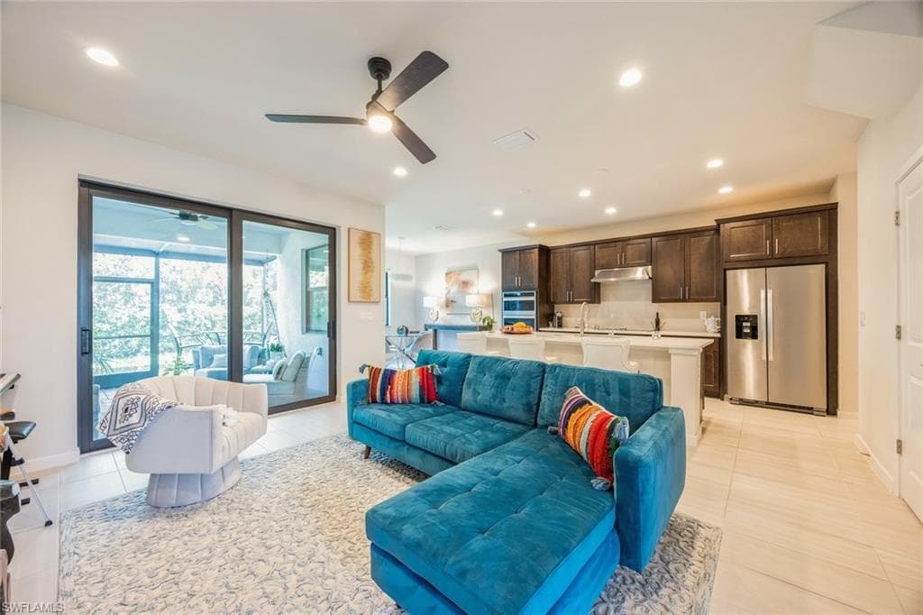 13057 Pembroke Dr, Naples, FL 34105-3