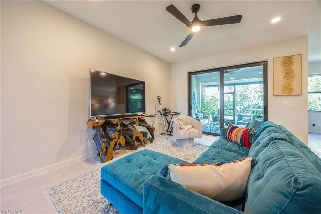 13057 Pembroke Dr, Naples, FL 34105-4